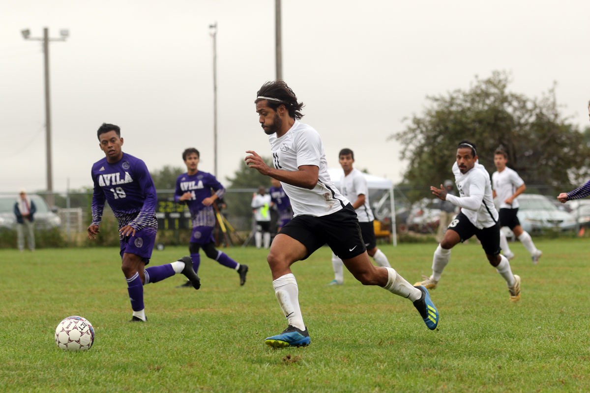 YC Mens Soccer vs Avila (32).JPG
